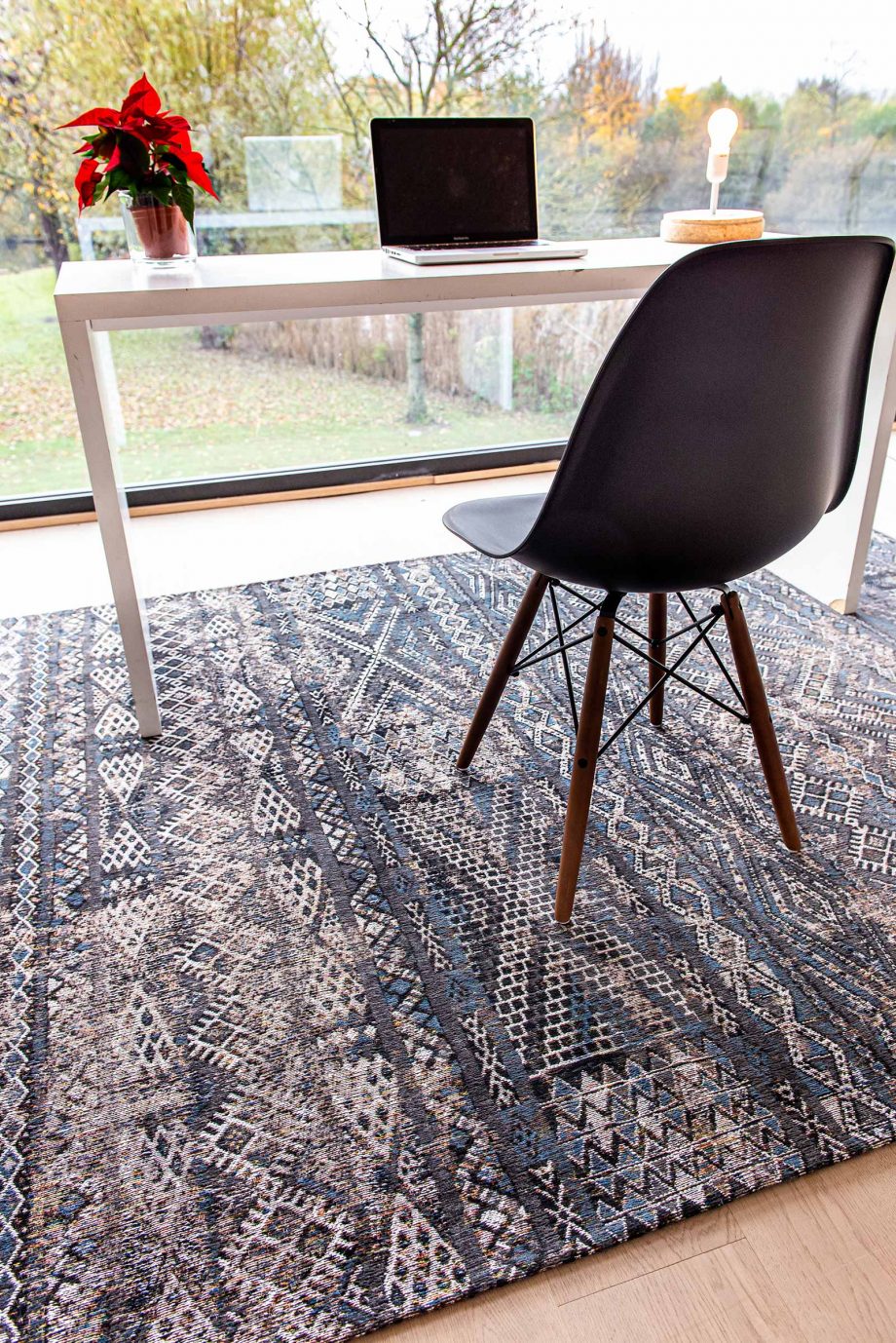 Louis De Poortere tapijt LX 9113 Antiquarian Kilim Black Rabat interior 1