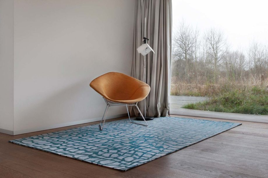 Louis De Poortere tapijt LX 9203 Mad Men Dedalo Blue Marine interior 2