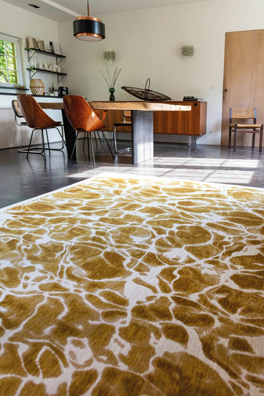 Louis De Poortere tapijt Meditation Swim 9349 Saffron interior 1
