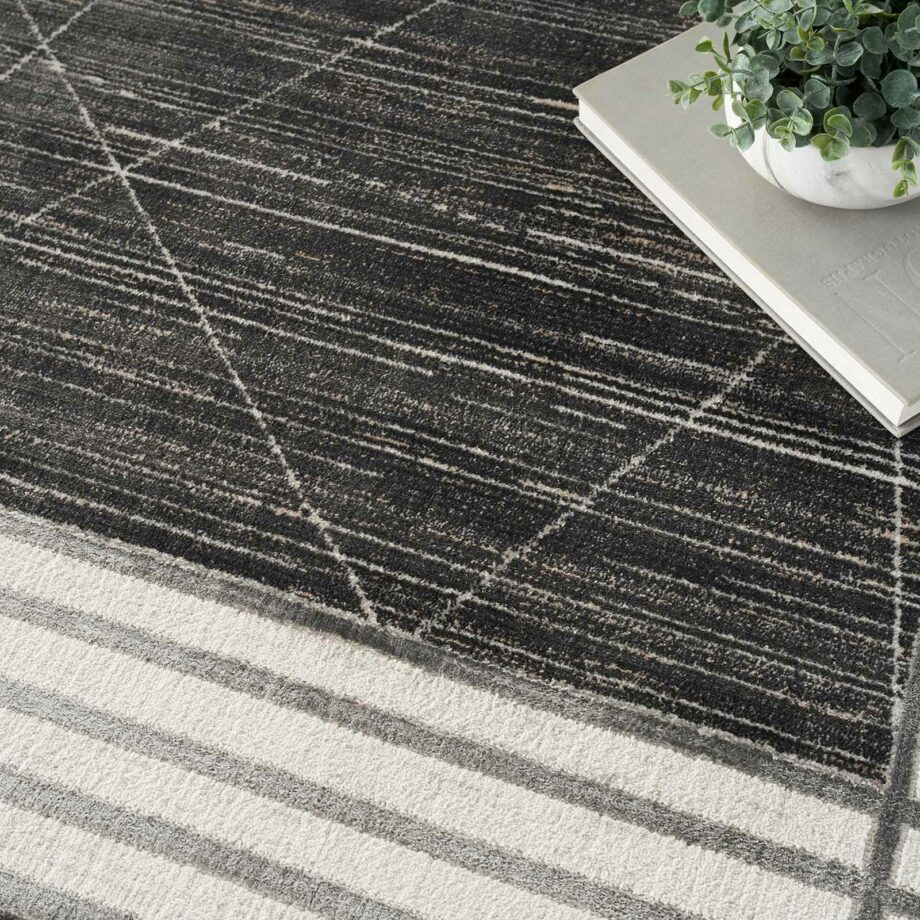Nourison tapijt Desire DSR01 CHASV CHARCOAL SILVER 5X7 099446128713 interior 2