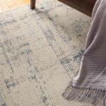Nourison tapijt Rustic Textures RUS06 IVBLU IVORY BLUE 5X7 09944647633 interior 2 C