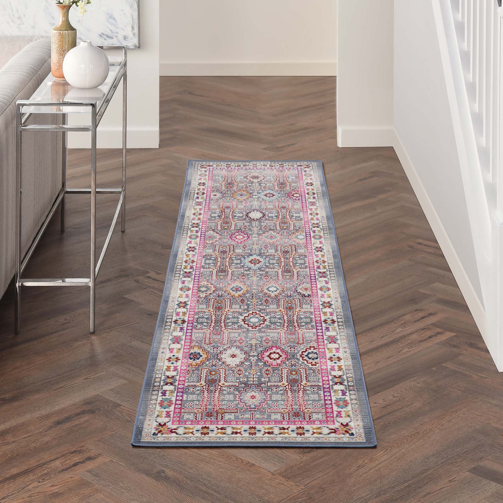 Nourison tapijt Vintage Kashan VKA05 GYMTC GREY MULTICOLOR 2×8 099446811813 interior