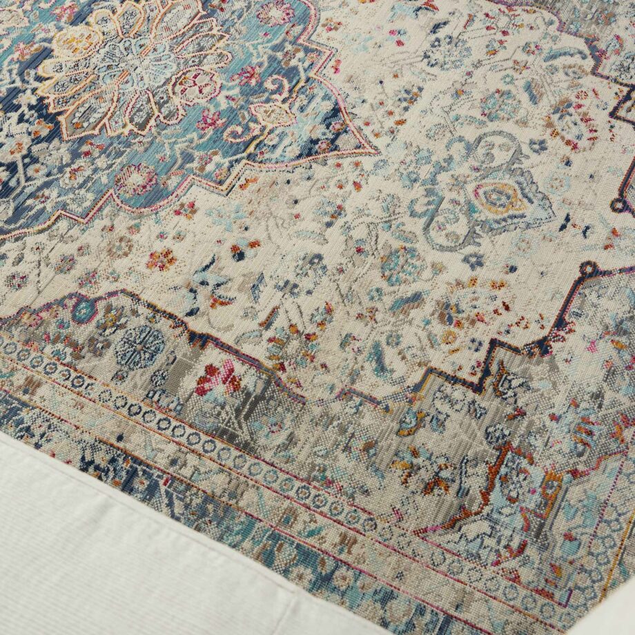 Nourison tapijt Vintage Kashan VKA07 IVBLU IVORY BLUE 5X8 099446812094 interior 2
